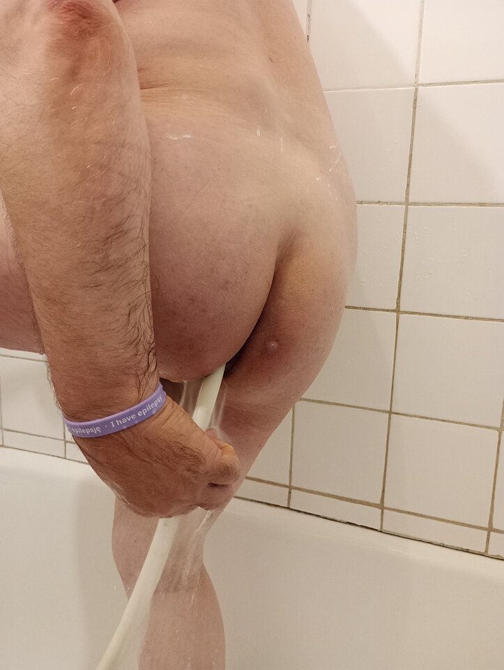 SissyBoy cwelik płucze dziurkę dupki cipkę w środku 16.09.2023 g.12.42.jpg - Wawa48