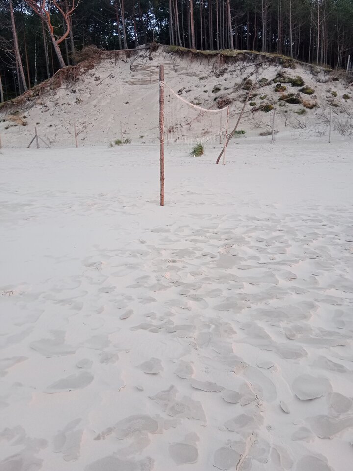 Dębki 2023 siatka jeszcze wisi  - Zwyczajny2710