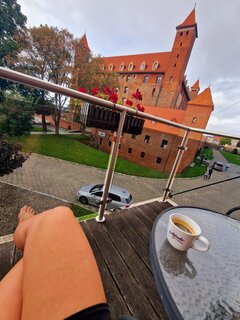 A w lochach słychać jęki...