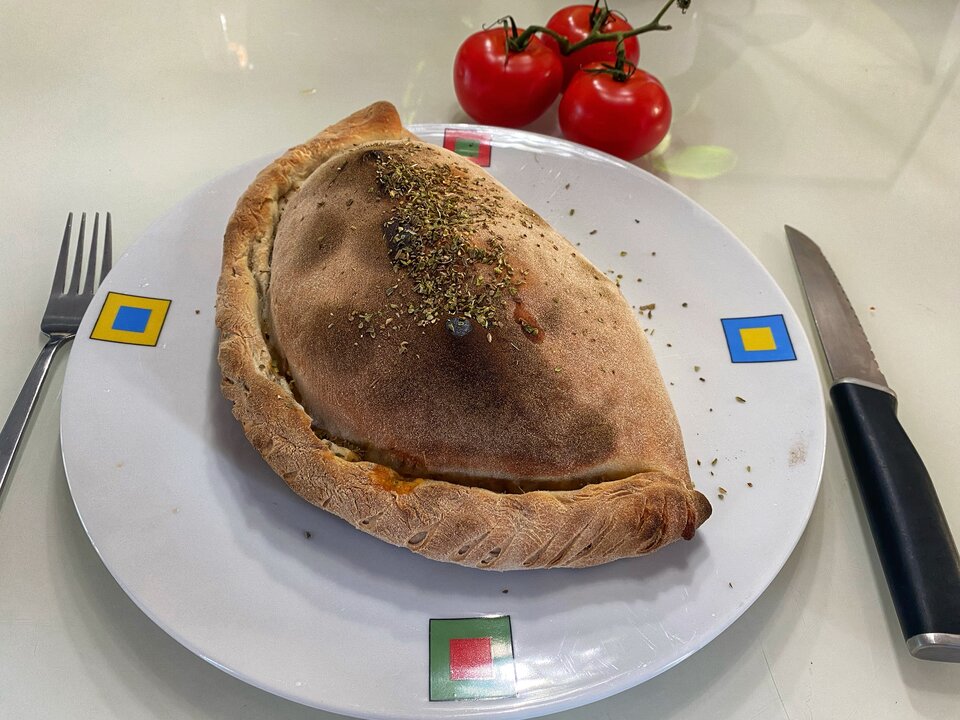 Calzone 🍕 - serialowapara19782