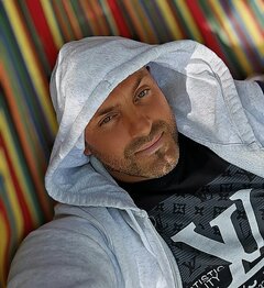 Picsart_23-10-03_12-56-18-373.jpg