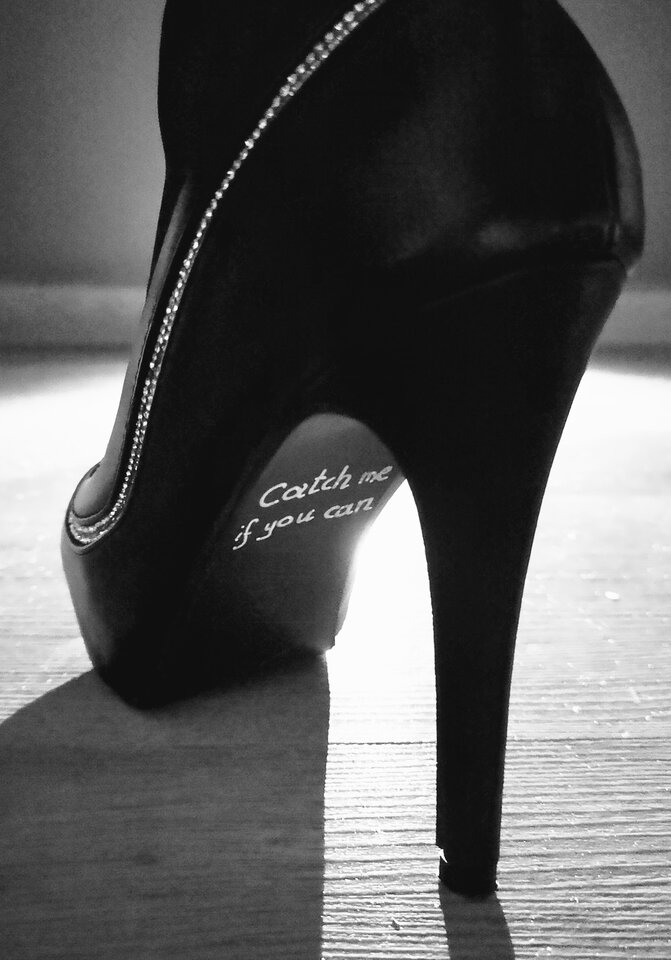 Catch_me.jpg - redlips90