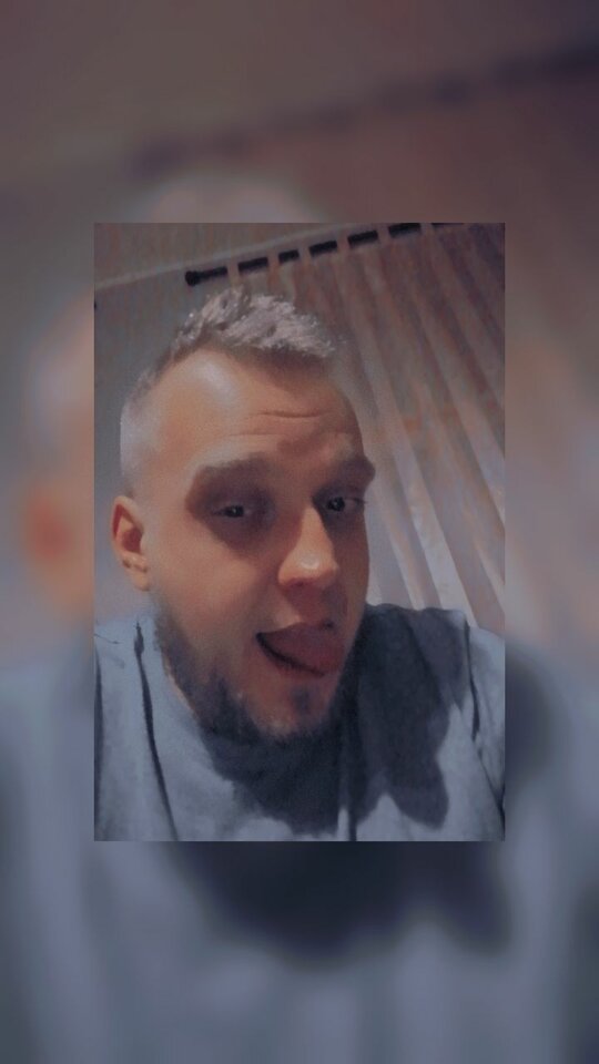 Snapchat-959003261.jpg - Lukas90_