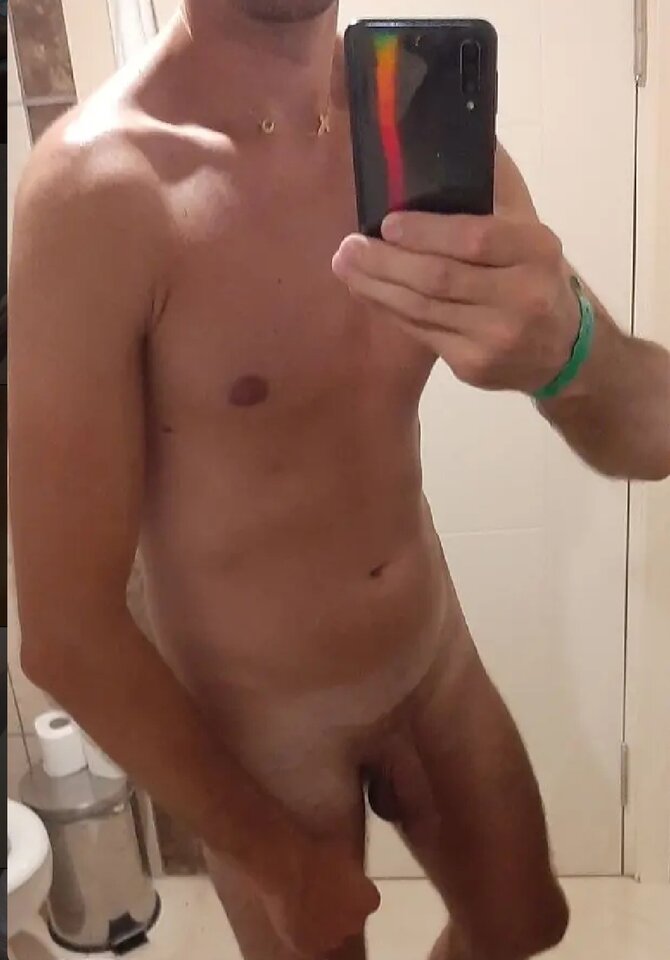 Screenshot_20231020-190919_Grindr.jpg - Luk160386