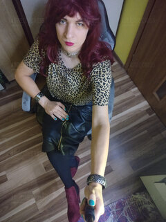 Ta sama kreacja co wcześniej  inne buty i włoski