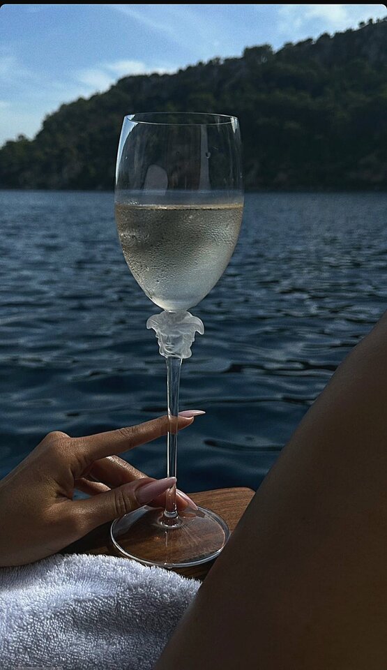 Screenshot_20231031_000955_Instagram.jpg - Molly00