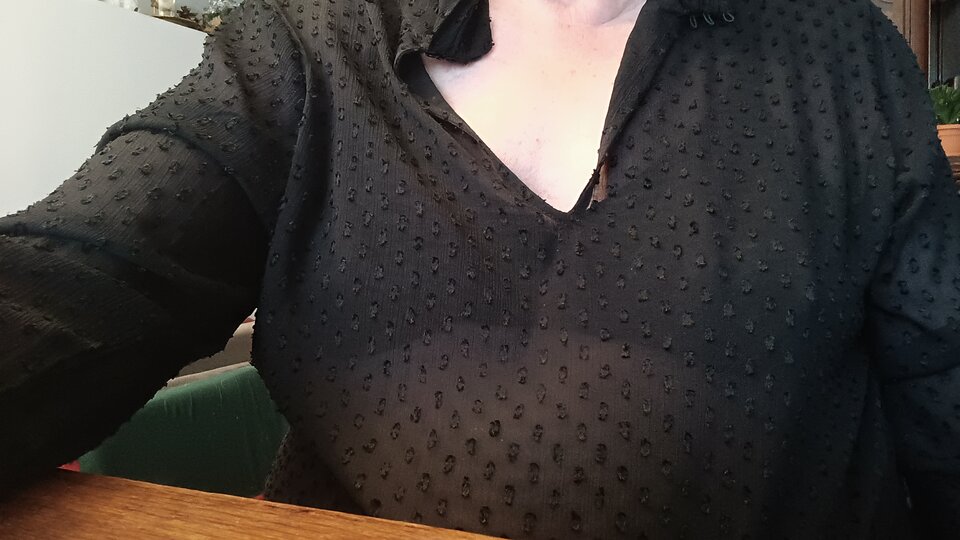 W bluzeczce i w staniku.... 👄😎😍 - Gregorja