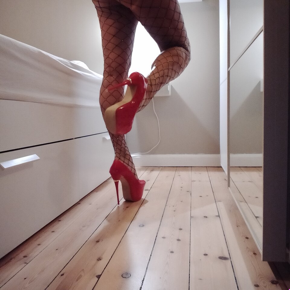 2023-11-01 06.48.25.jpg - MartinkaCross