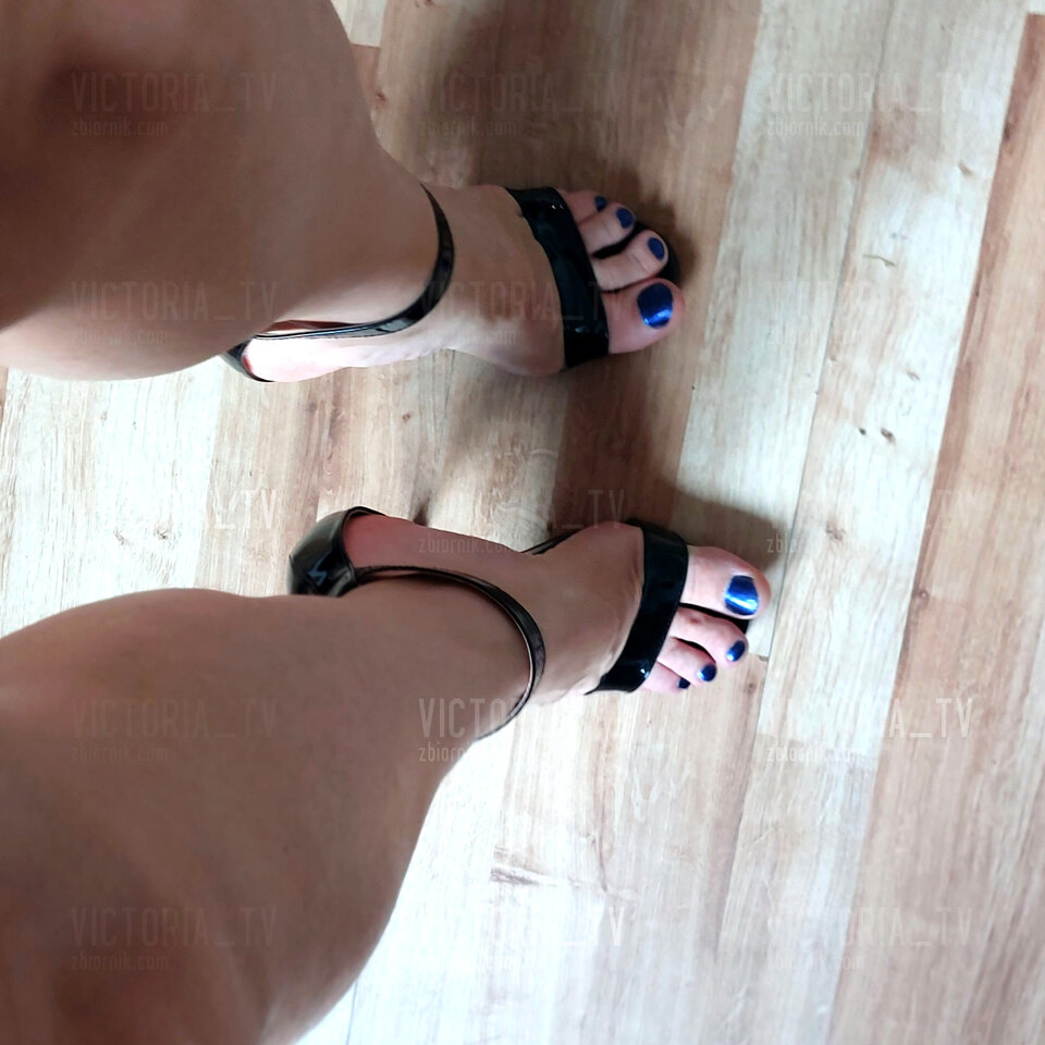 GO DOWN TO MY FEET - Victoria_tv