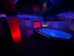 SAUNA | JACUZZI | SAUNOWANIE | LAVA CLUB