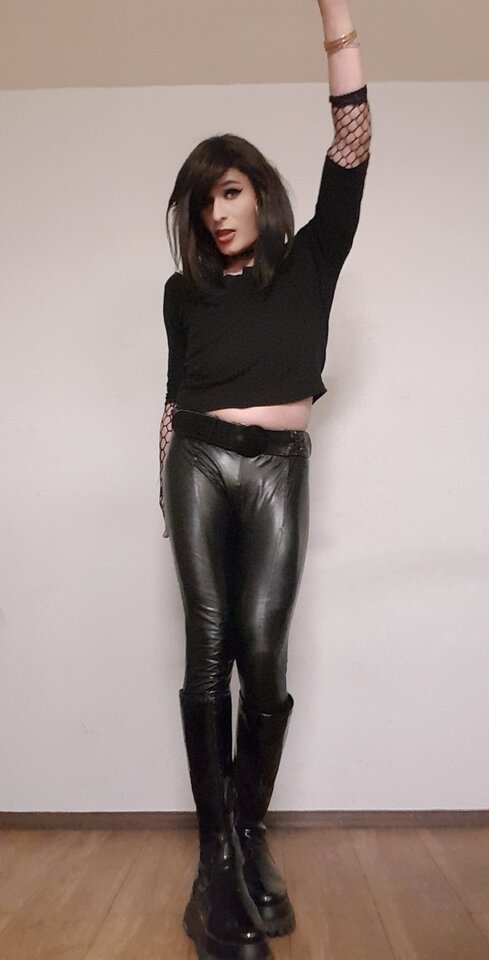 20231119_043641.jpg - TransKitty