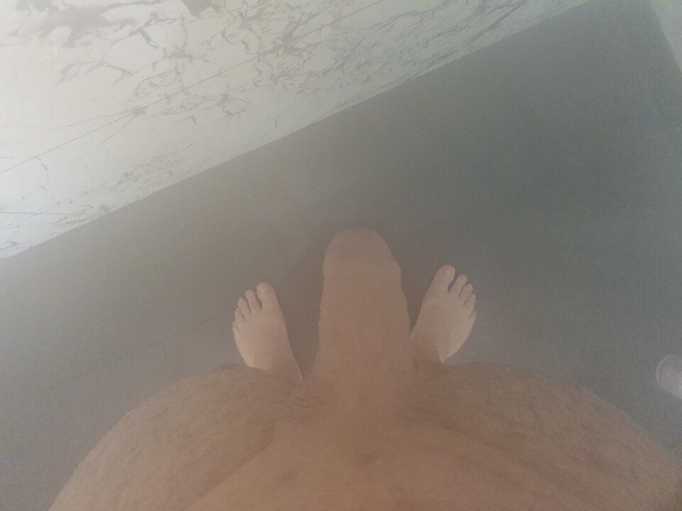 Świeżo ogolony 🥒 Która chce polizać? 😋 - Zboczonapara8498