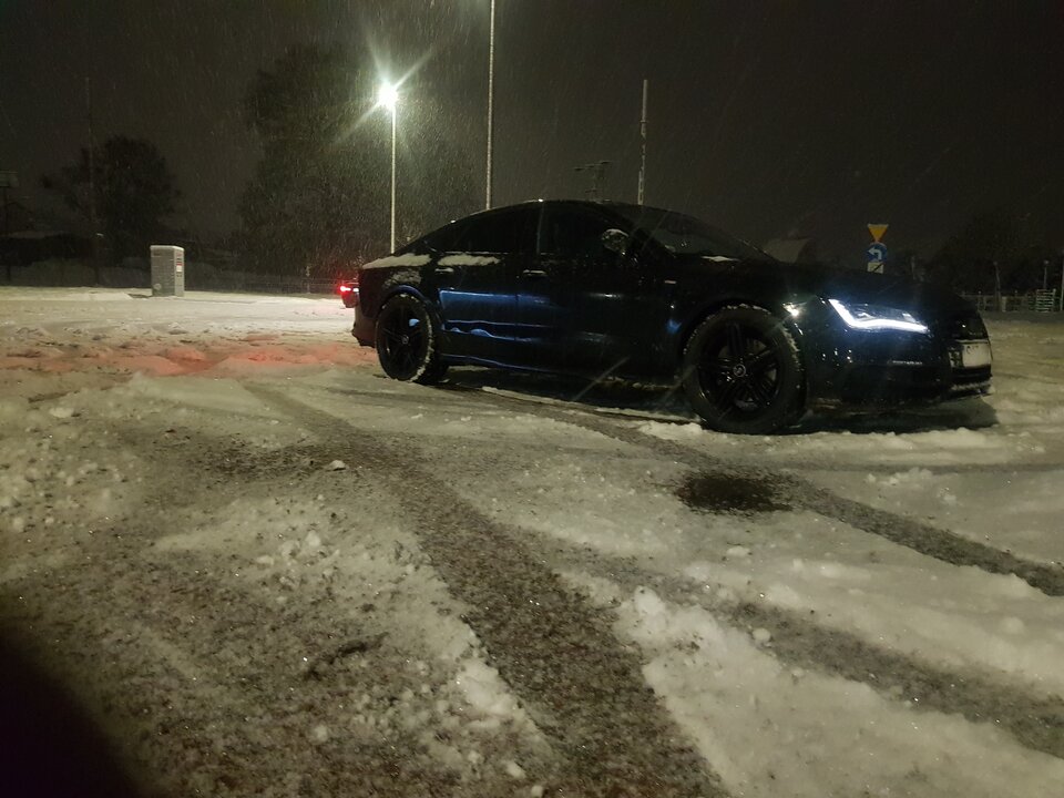 Jakaś koleżanka chętna podriftowac😁 - Tok36306