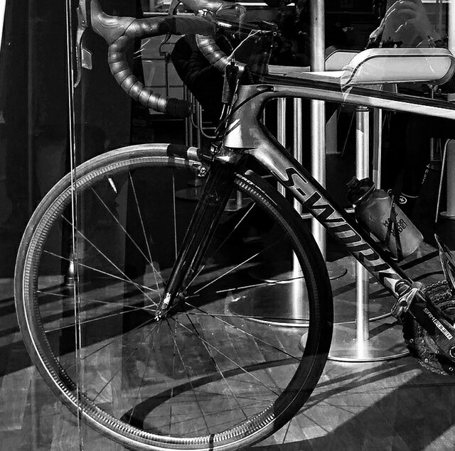 ERS8WaGW4AUPN0q__01.jpg - m_64