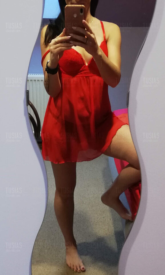 Red.jpg - TusiaS