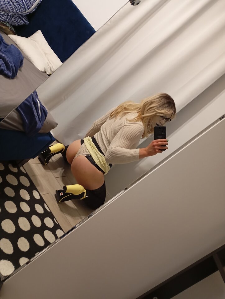 222855.jpg - GlamorousAffairTs