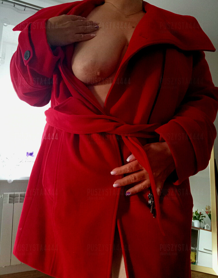 Nowy czerwony płaszczyk - Puszysta4444