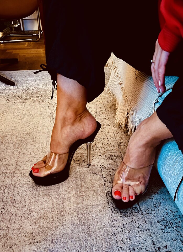 Szpilki, stópki … - Takapani