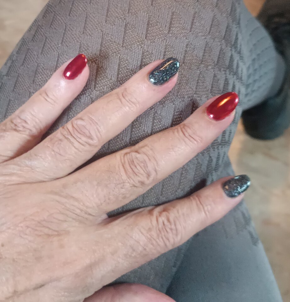 Damski facet w rajstopach 💅 Idziemy na spacer ❓ - Gregorja