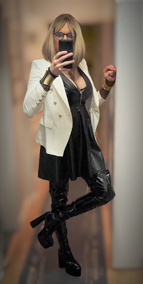 1729677065908.jpg - PaulaTransMilf