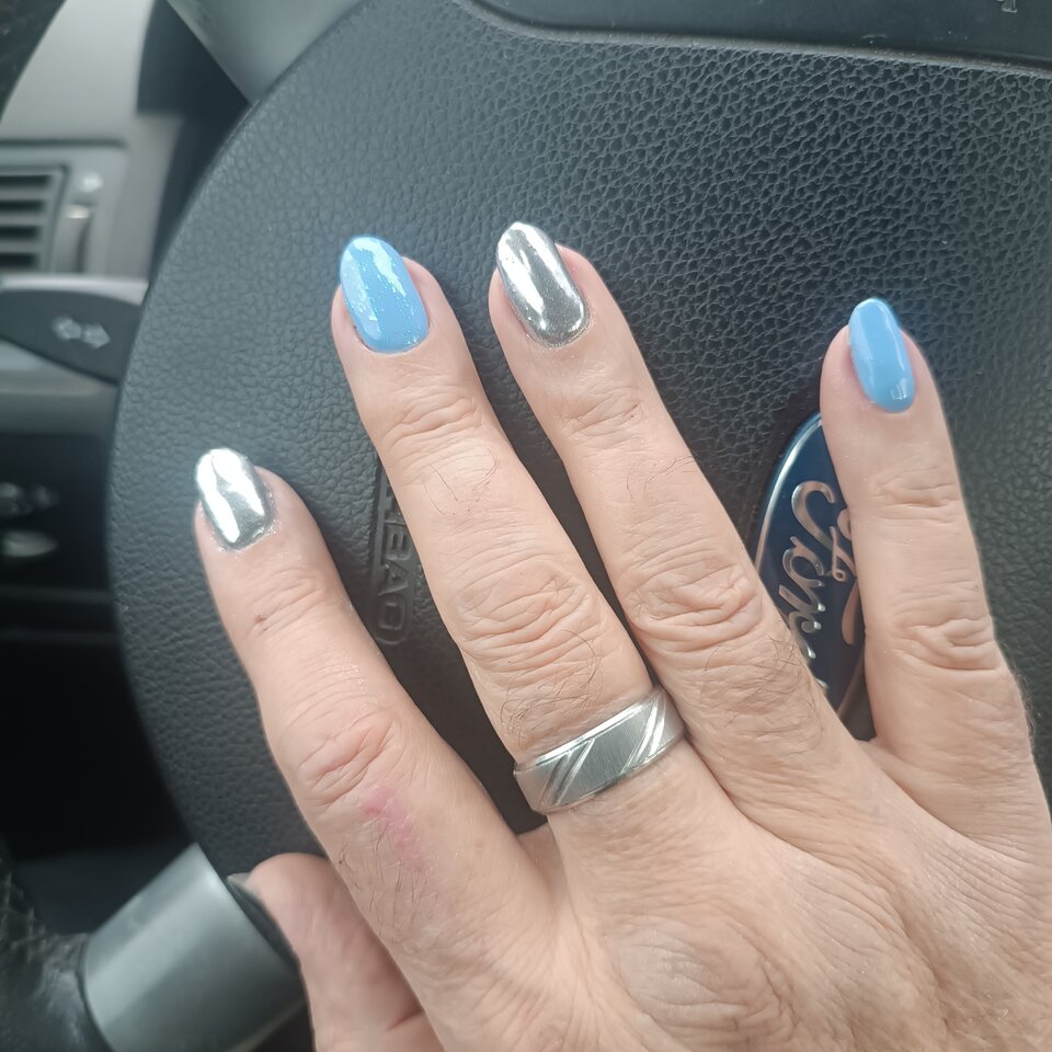 Najnowsza produkcja mojej manikiurzystki 😜💅💡👍 - Gregorja