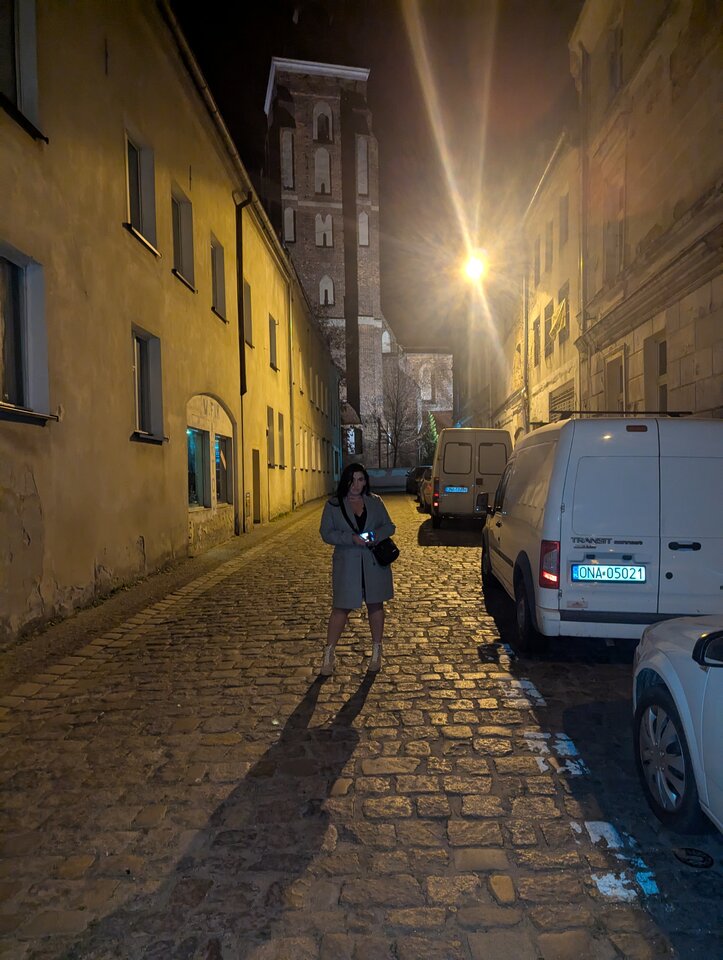 1000006074.jpg - m2022