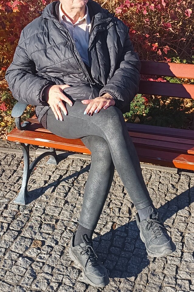 Na spacerze w nowych legginsach... 😄😎👄 - Gregorja