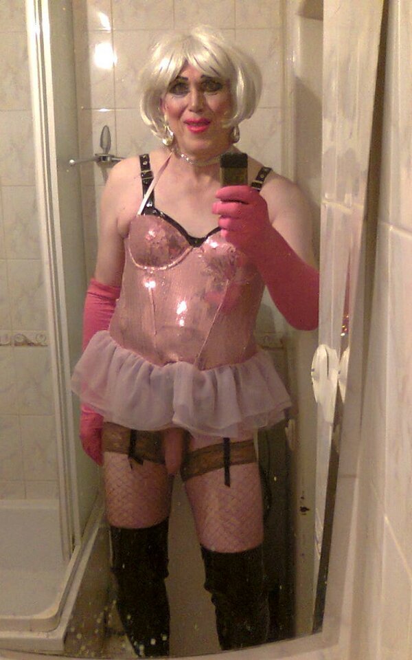 Suka gotowa do ruchania i obciągania KUTASA z połykiem 😘 - szmineczkatrans