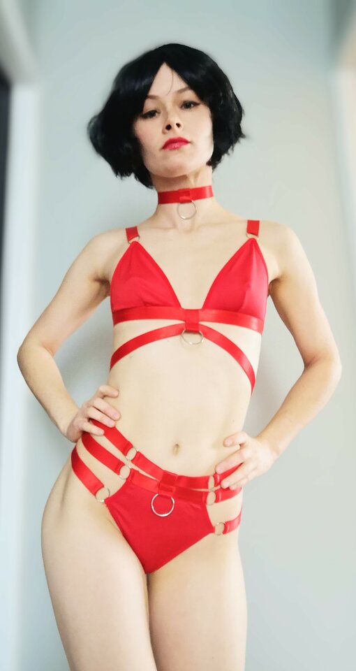 The lady in red.. 😘❣️😻 - FilthyDuchess