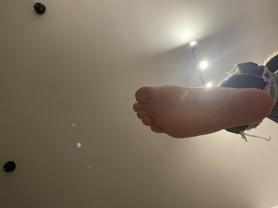 Przypominam ze możecie dostać 💳 od Bogini przepocone skarpe - Dominujaca_Para