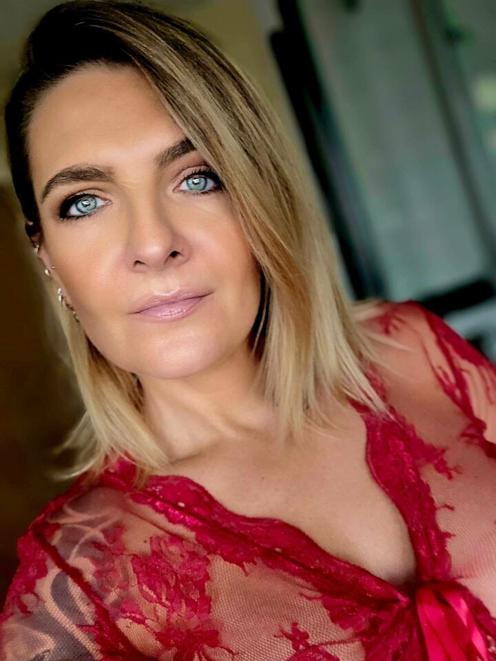 signal-2024-11-22-09-52-41-812.jpg - metalcfcouple