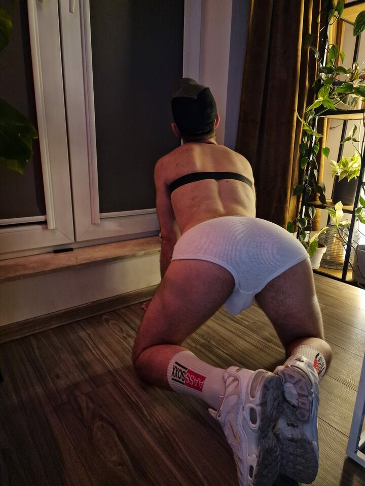 1000010110.jpg - Hairypas