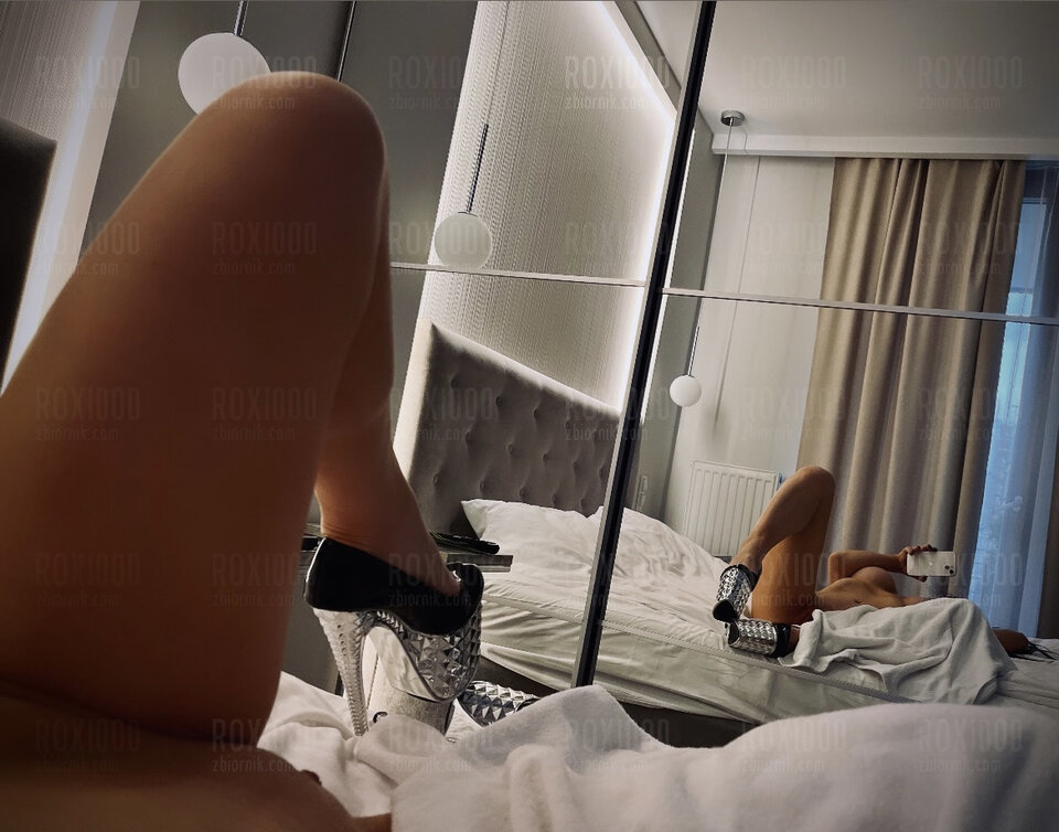 ….!🔥😈 - Roxi000