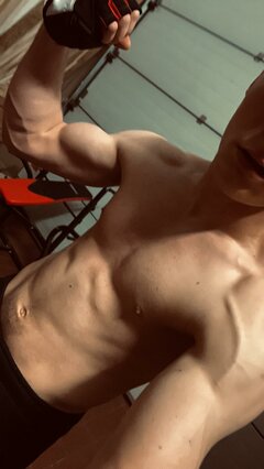 Zapraszam priv, poznajmy się :P