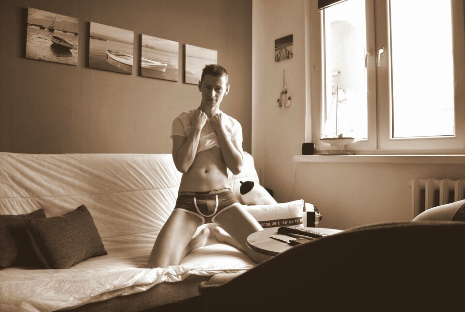 c3ebcc99-0266-479a-816e-536ed5898a8d-1_all_3264.jpg - Bisexsl1995