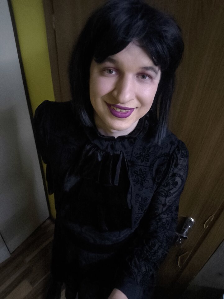 1000022386.jpg - Adriennecross