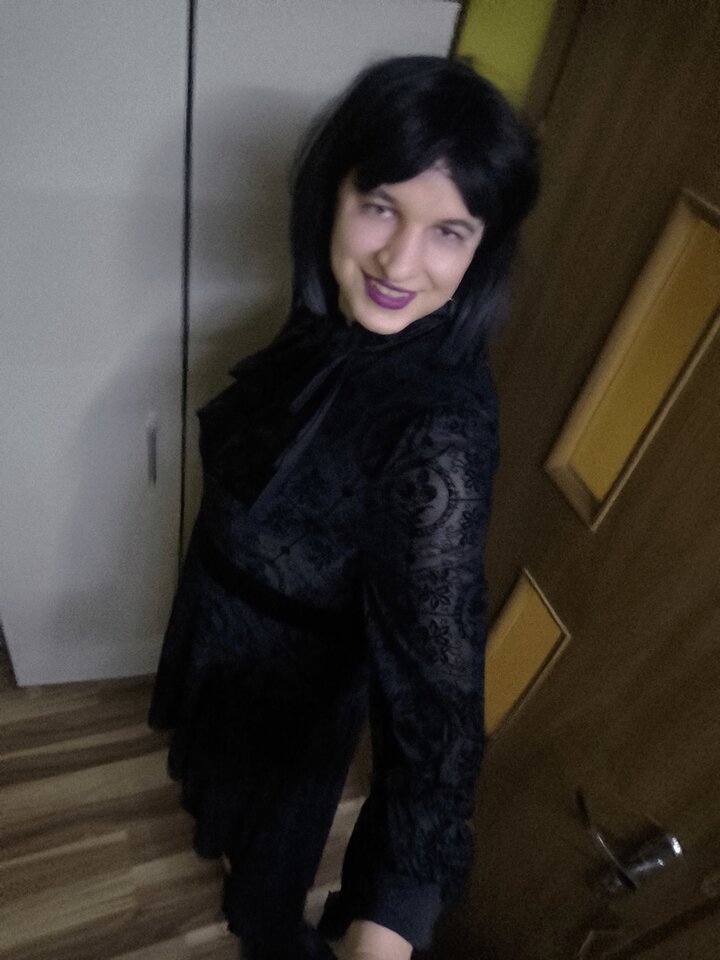 1000022385.jpg - Adriennecross