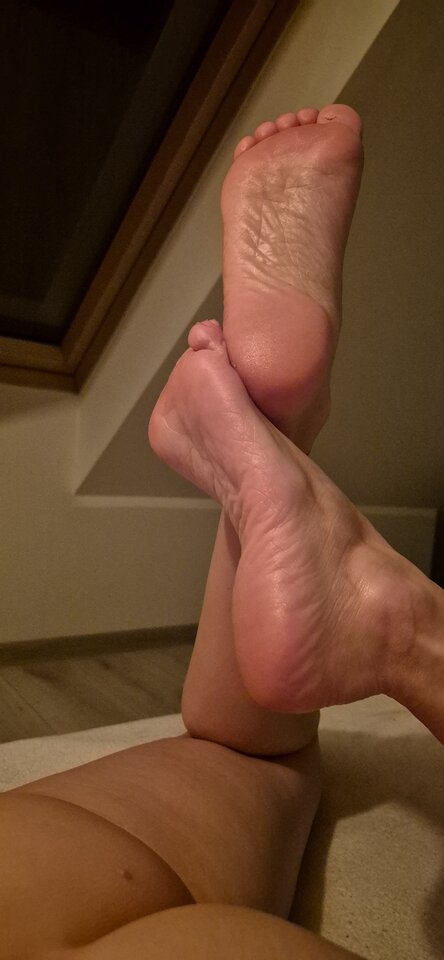 20251202_000658.jpg - Leeila