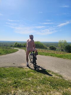 Jakaś Pani chętna na wspólną przejażdżkę😎