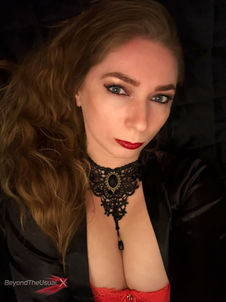 Życzę Ci nocy, w której nie chce się zasypiać... - BeyondTheUsualX