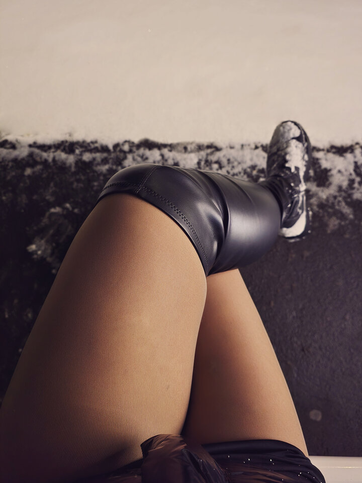 20260110_021104_2.jpg - MiaPole