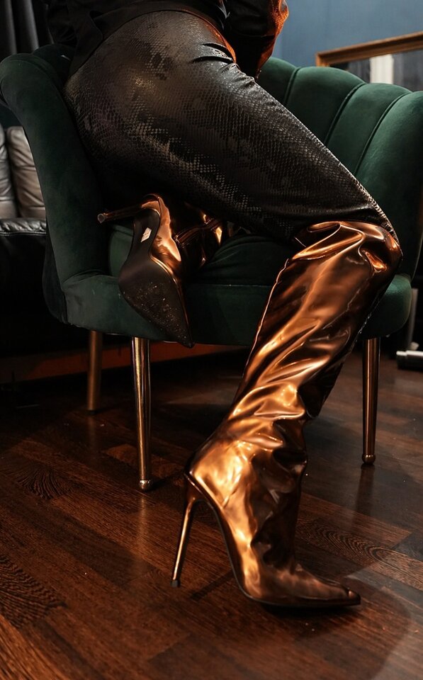 rp7woj.jpg - FeetqueenPiss