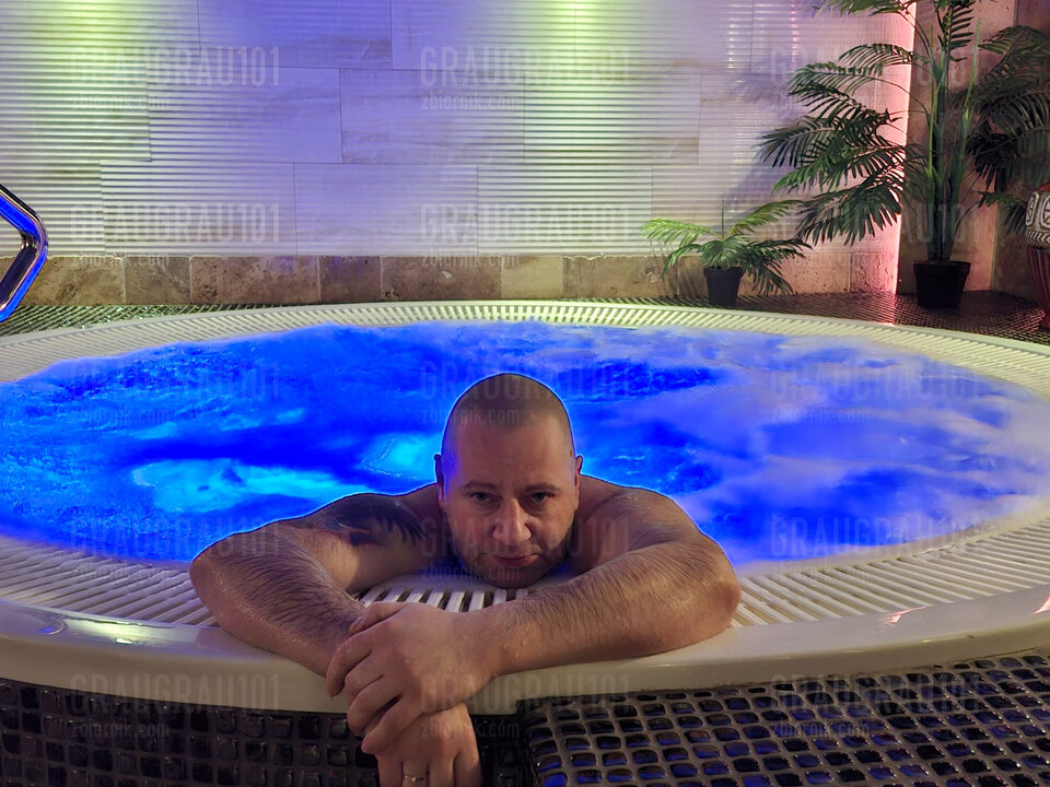 1000024448.jpg - Graugrau101