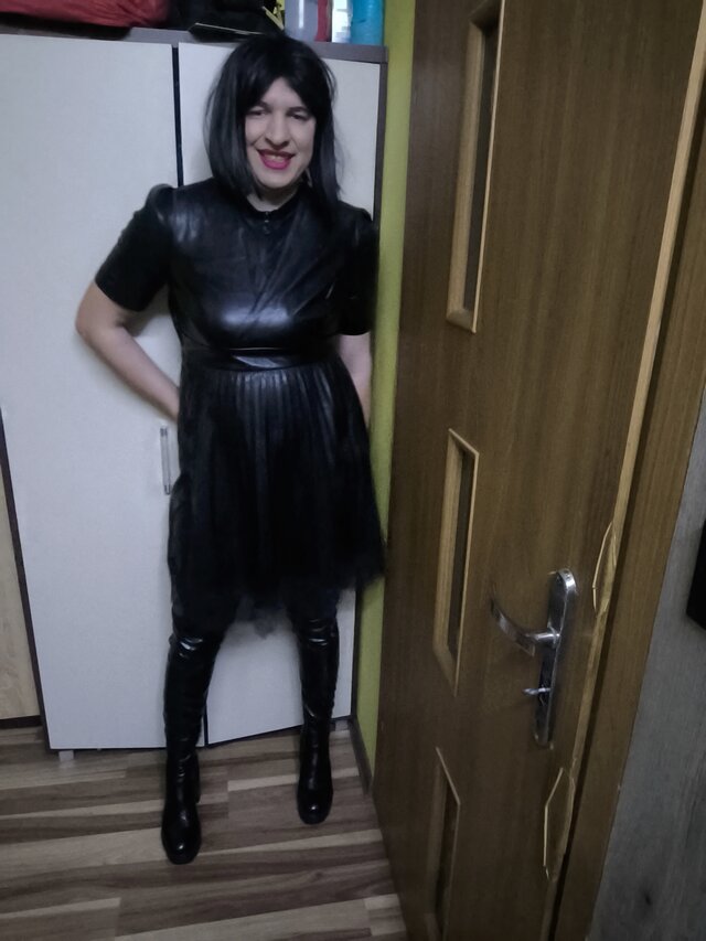 Adriennecross