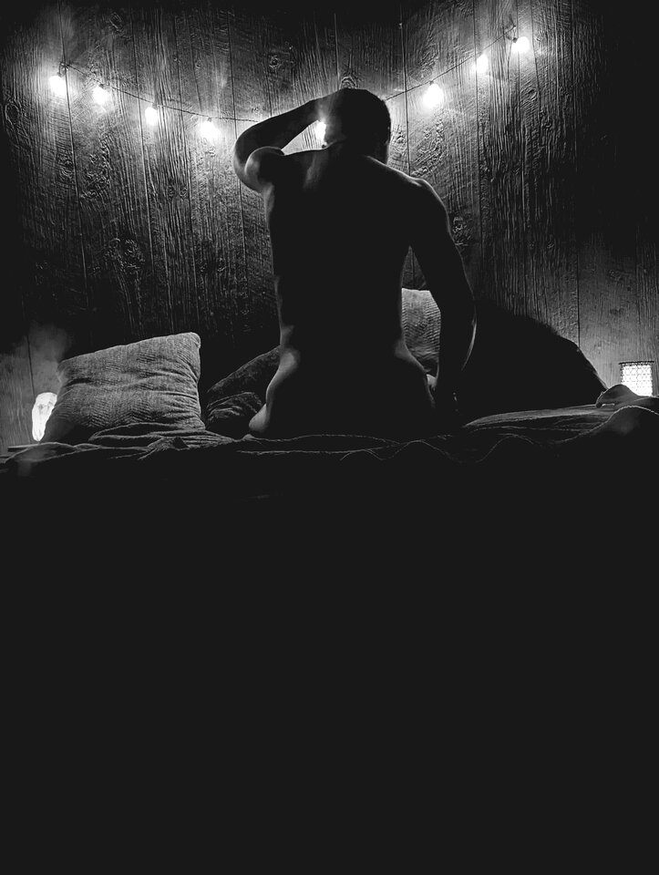 Noir - TallDarkStrangerr