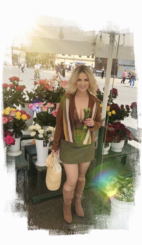 980D4E80-CE9F-41F3-8D02-6EF41023F7F7.jpeg - LadyLaura44
